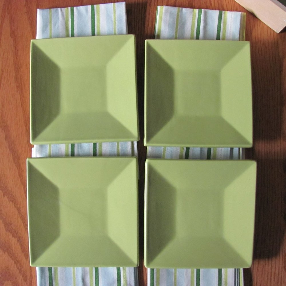 Dessert Plates and Napkins in Gift Box